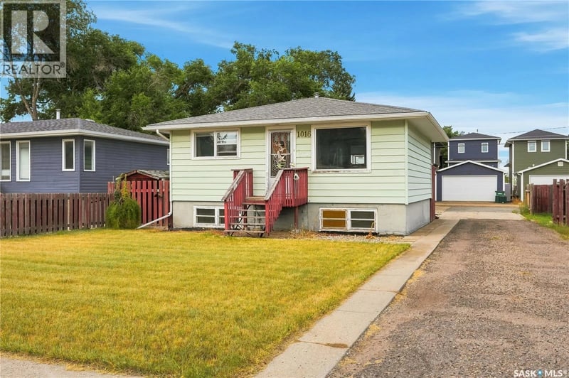 1016 Hastings STREET, Moose Jaw, Saskatchewan, S6H5R8, Moose Jaw, Saskatchewan — photo 1 of 5