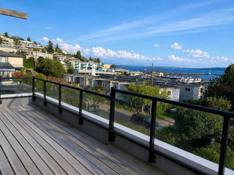 14878 BUENA VISTA Avenue, White Rock, British Columbia, V4B1X4, White Rock, British Columbia — photo 1 of 5