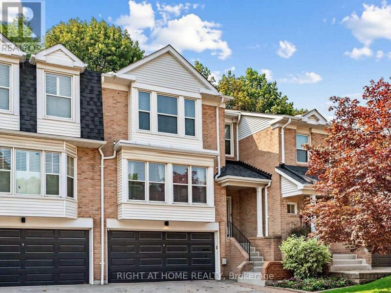 25 Tamarack Circle, Toronto (Kingsview Village-The Westway), Ontario, M9P3T9, Toronto (Kingsview Village-The Westway), Ontario — photo 1 of 5