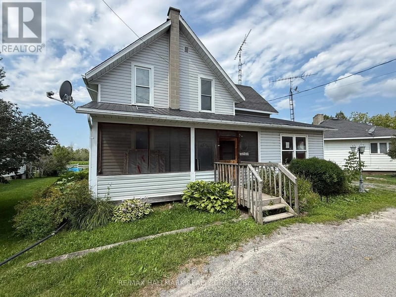 12 Circle Drive South, Rideau Lakes, Ontario, K0G1E0, Rideau Lakes, Ontario — photo 1 of 5