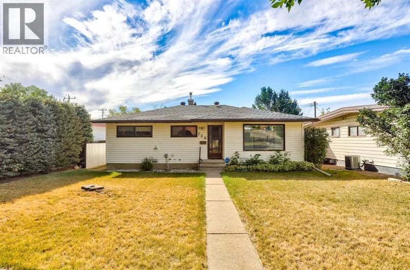 726 10 Avenue South, Lethbridge, Alberta, T1K0A1, Lethbridge, Alberta — photo 1 of 5