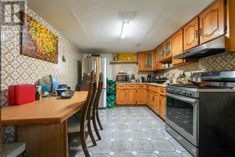 #Room #3 674 Abana Road, Mississauga (Cooksville), Ontario, L5A1H4, Mississauga (Cooksville), Ontario — photo 1 of 5