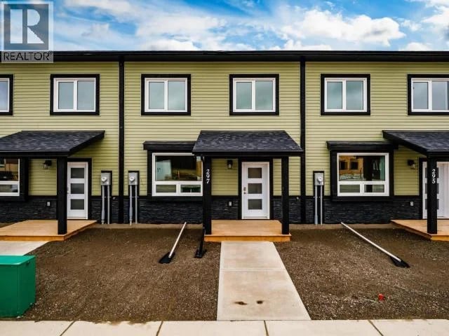 297 WITCH HAZEL DRIVE, Whitehorse, Yukon, Y1A0T9, Whitehorse, Yukon — photo 1 of 5