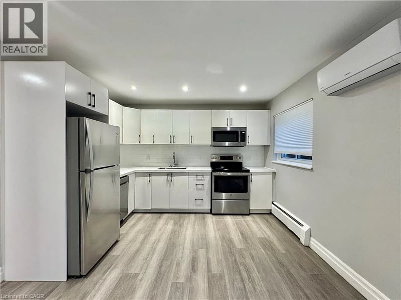 #204 410 HAZEL Street, Waterloo, Ontario, N2L3P7, Waterloo, Ontario — photo 1 of 5