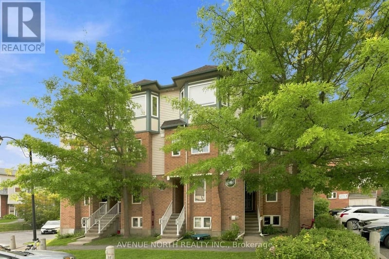 125 Tall Pines Private, Ottawa, Ontario, K2H1H1, Ottawa, Ontario — photo 1 of 5