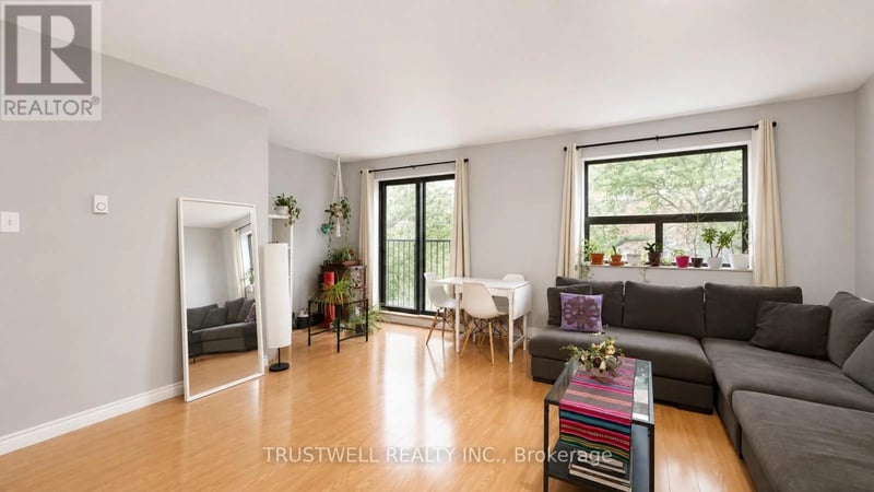 #Apt A 122 Atlantic Avenue, Toronto (South Parkdale), Ontario, M6K1X9, Toronto (South Parkdale), Ontario — photo 1 of 5