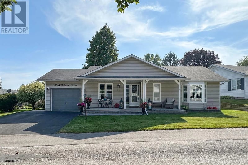17 Littlebrook Road, Clarington (Newcastle), Ontario, L1B1A4, Clarington (Newcastle), Ontario — photo 1 of 5