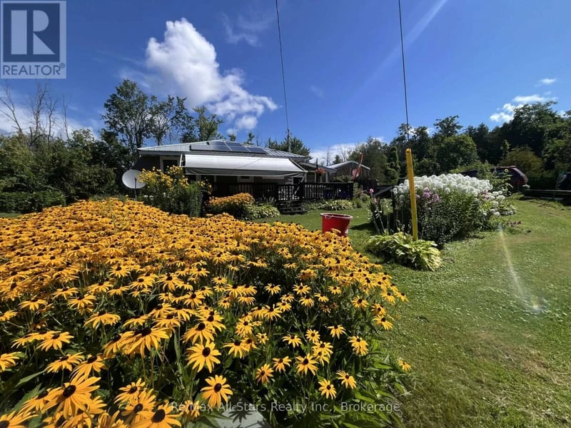 2 Alexander Avenue, Kawartha Lakes (Fenelon), Ontario, K0M1L0, Kawartha Lakes (Fenelon), Ontario — photo 1 of 5