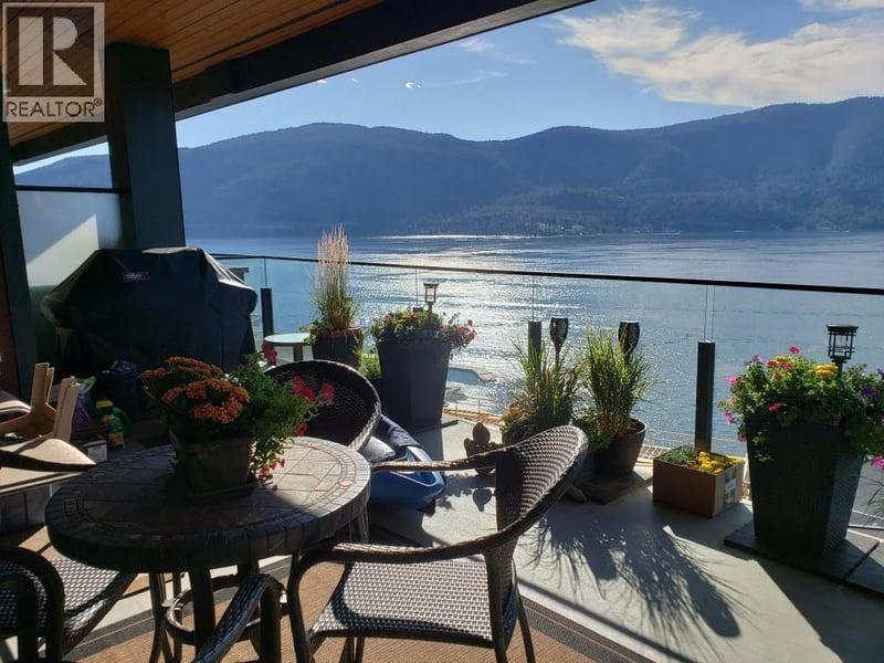#405 3475 Granite Close, Kelowna, British Columbia, V1V0B9, Kelowna, British Columbia — photo 1 of 5