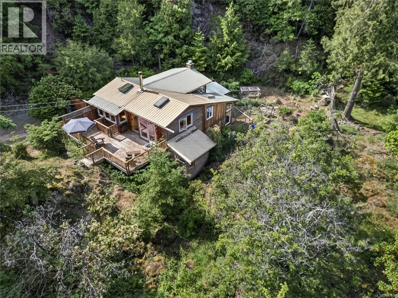 1252 Isabella Point Road, Salt Spring, British Columbia, V8K2T9, Salt Spring, British Columbia — photo 1 of 5
