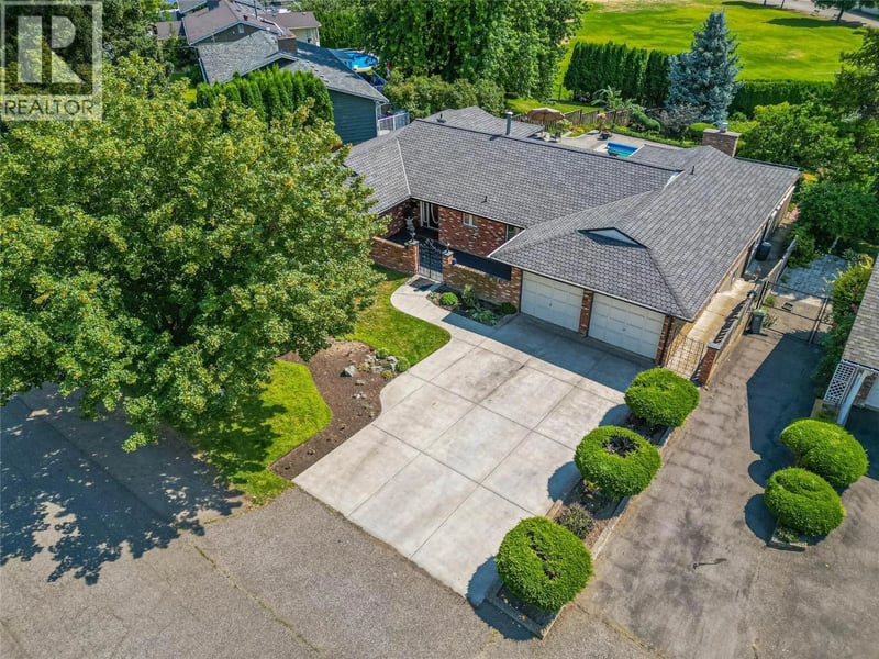 857 ORCREST Drive, Kamloops, British Columbia, V2B6T3, Kamloops, British Columbia — photo 1 of 5
