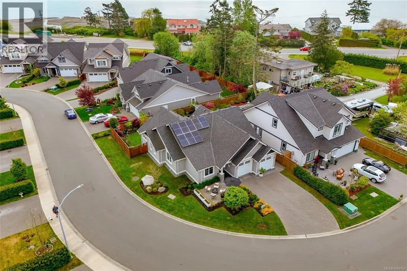 9257 Bakerview Close, North Saanich, British Columbia, V8L0C9, North Saanich, British Columbia — photo 1 of 5