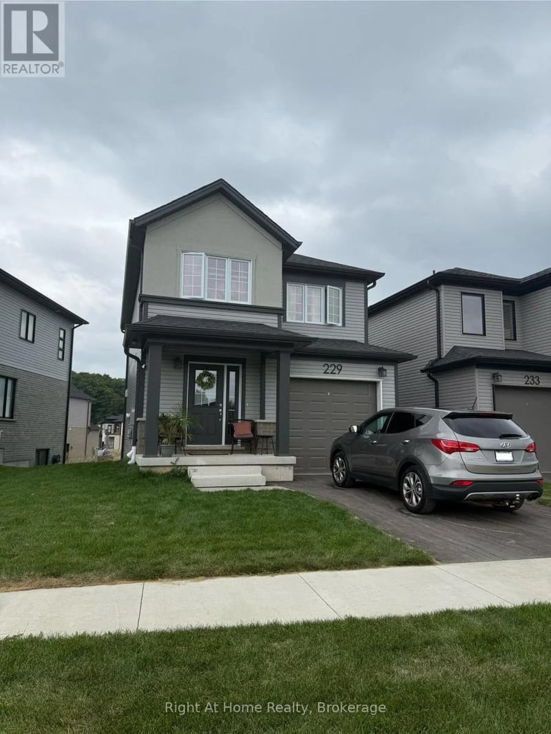 #Upper 217 Benninger Drive, Kitchener, Ontario, N2E0K1, Kitchener, Ontario — photo 1 of 5