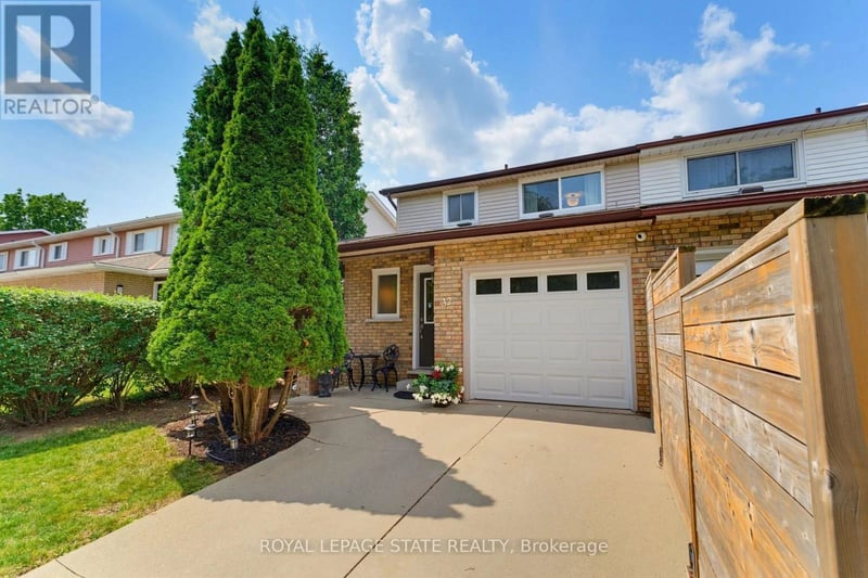32 Silvervine Drive, Hamilton (Stoney Creek), Ontario, L8J1K2, Hamilton (Stoney Creek), Ontario — photo 1 of 5