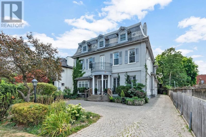 #4 17 Teddington Park Avenue South, Toronto (Lawrence Park North), Ontario, M4N2C4, Toronto (Lawrence Park North), Ontario — photo 1 of 5