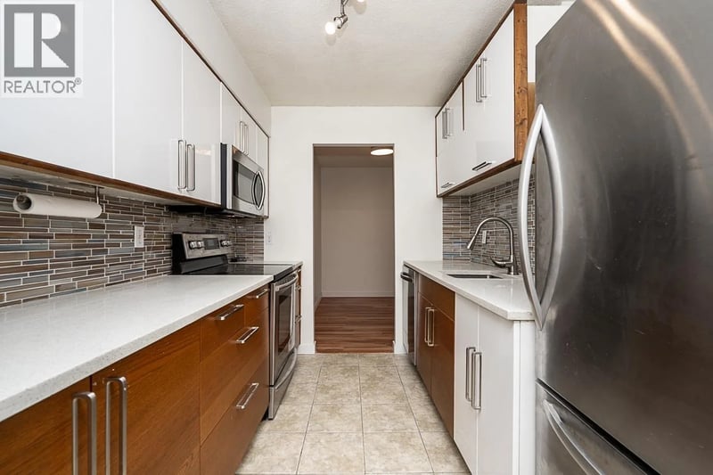 701, 2060 BELLWOOD Avenue, Burnaby, British Columbia, V5B4V2, Burnaby, British Columbia — photo 1 of 5