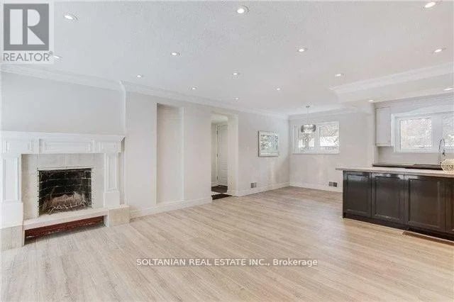 44 Tremont Crescent, Toronto (Banbury-Don Mills), Ontario, M3B2S2, Toronto (Banbury-Don Mills), Ontario — photo 1 of 5