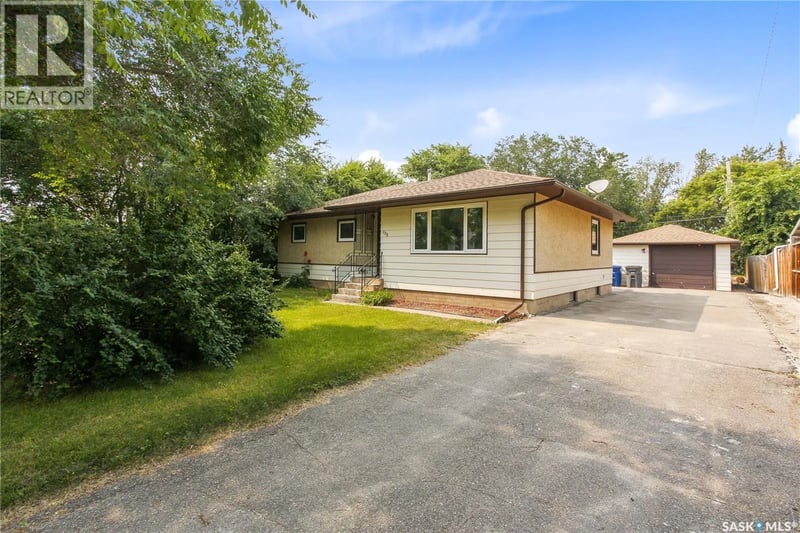 208 Edwards STREET, Strasbourg, Saskatchewan, S0G4V0, Strasbourg, Saskatchewan — photo 1 of 5