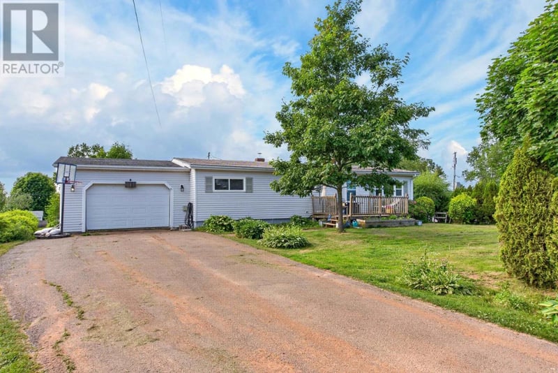 23 LAKEVIEW Drive, Cornwall, Prince Edward Island, C0A1H5, Cornwall, Prince Edward Island — photo 1 of 5