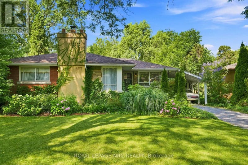 102 Masterson Drive, St. Catharines (Glendale/Glenridge), Ontario, L2T3R2, St. Catharines (Glendale/Glenridge), Ontario — photo 1 of 5