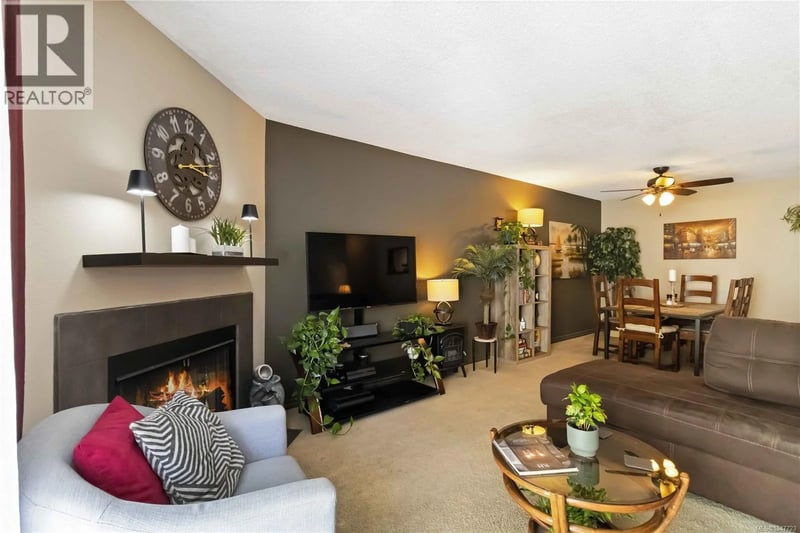 #314 3255 Glasgow Avenue, Saanich, British Columbia, V8X4S4, Saanich, British Columbia — photo 1 of 5