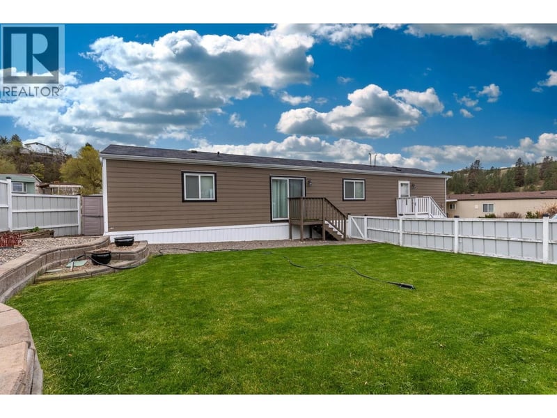 #202 15401 Kalamalka Road, Coldstream, British Columbia, V1B1Z3, Coldstream, British Columbia — photo 1 of 5