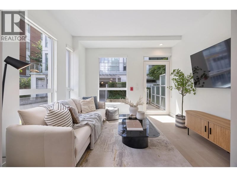 477 KING EDWARD Avenue, Vancouver, British Columbia, V5Y2J3, Vancouver, British Columbia — photo 1 of 5