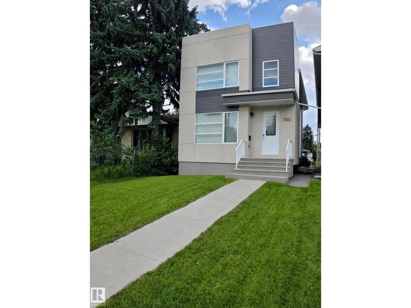 9311 66 AV NW NW, Edmonton, Alberta, T6E0L8, Edmonton, Alberta — photo 1 of 5