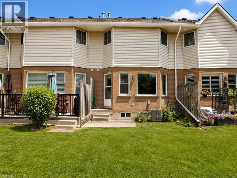 #38 10 HOLBORN Court, Kitchener, Ontario, N2A3Y9, Kitchener, Ontario — photo 1 of 5