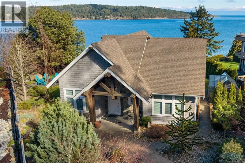 8572 Rumming Road, Lantzville, British Columbia, V0R2H0, Lantzville, British Columbia — photo 1 of 5