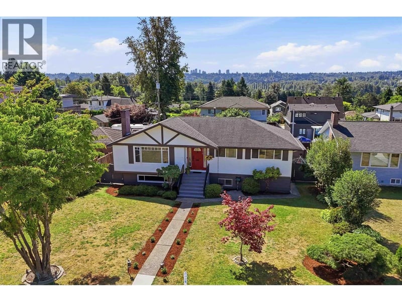 6876 HYCREST Drive, Burnaby, British Columbia, V5B2X2, Burnaby, British Columbia — photo 1 of 5