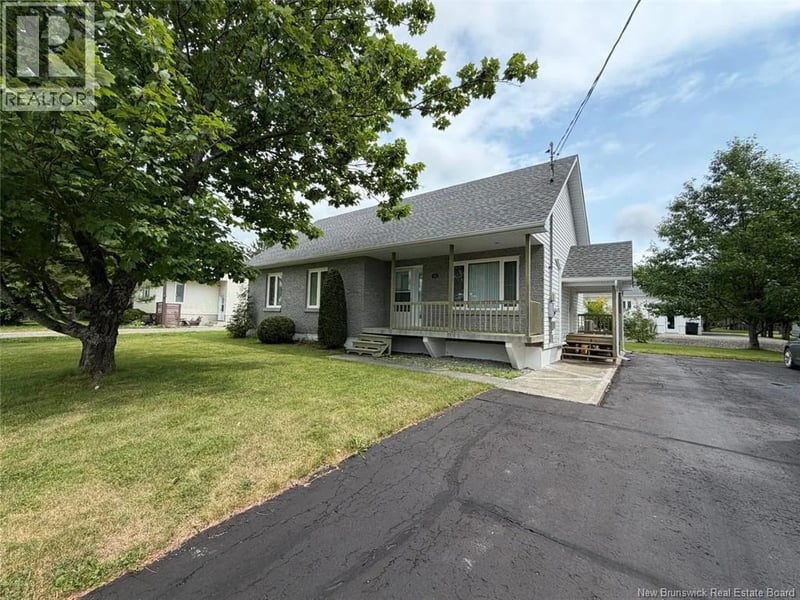 45 Beaulieu Street, Saint-Quentin, New Brunswick, E8A1B5, Saint-Quentin, New Brunswick — photo 1 of 5