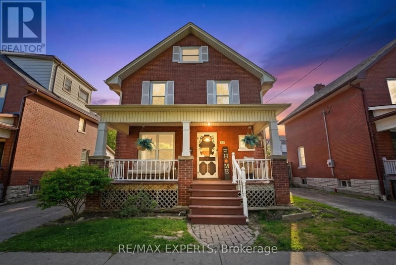 18 Rowe Street, Oshawa (Central), Ontario, L1H5P5, Oshawa (Central), Ontario — photo 1 of 5