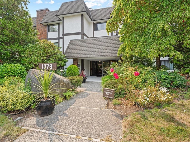 #201 1379 MERKLIN Street, White Rock, British Columbia, V4B4C2, White Rock, British Columbia — photo 1 of 5