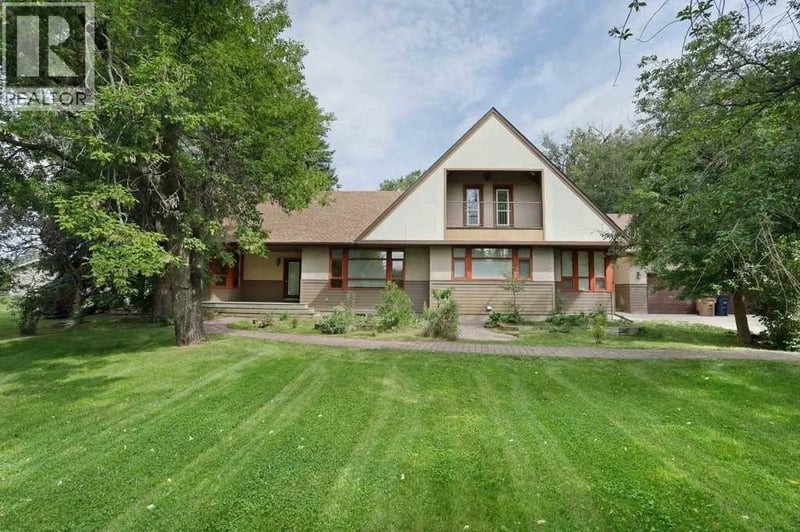 1024 Cassils Road West, Brooks, Alberta, T1R0E2, Brooks, Alberta — photo 1 of 5