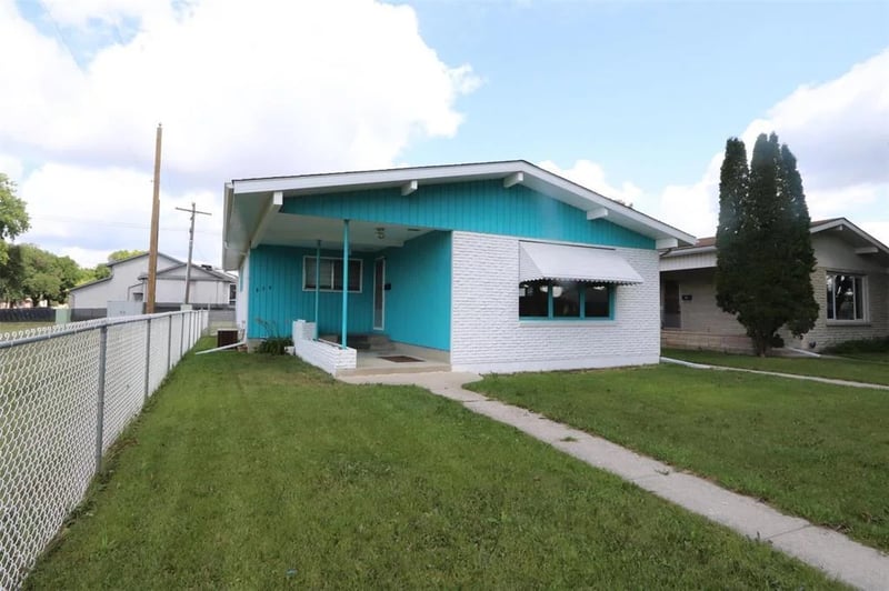 879 Lansdowne Avenue, Winnipeg, Manitoba, R2X1S1, Winnipeg, Manitoba — photo 2 of 5