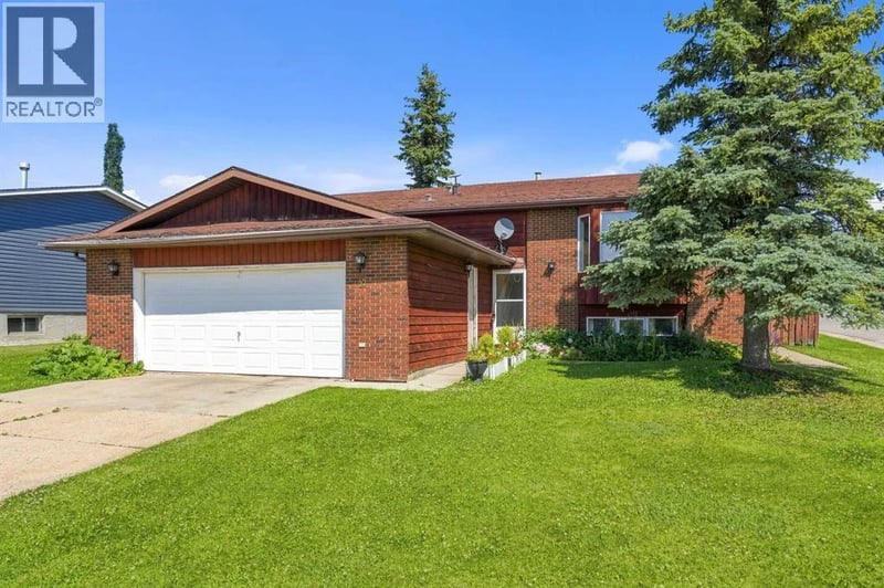 22 Hillside Avenue, Swan Hills, Alberta, T0G2C0, Swan Hills, Alberta — photo 1 of 5