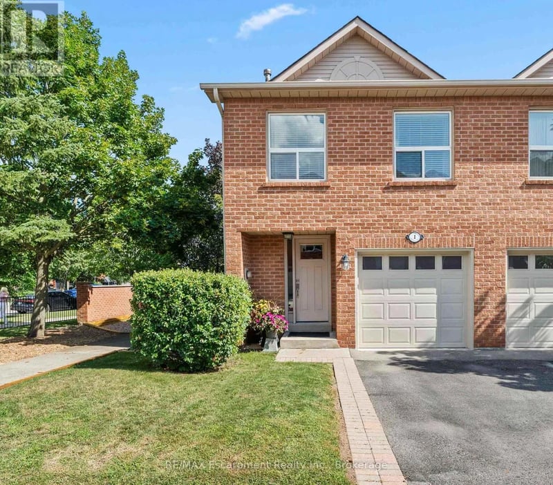 #1 1500 Reeves Gate, Oakville (GA Glen Abbey), Ontario, L6M3J4, Oakville (GA Glen Abbey), Ontario — photo 1 of 5
