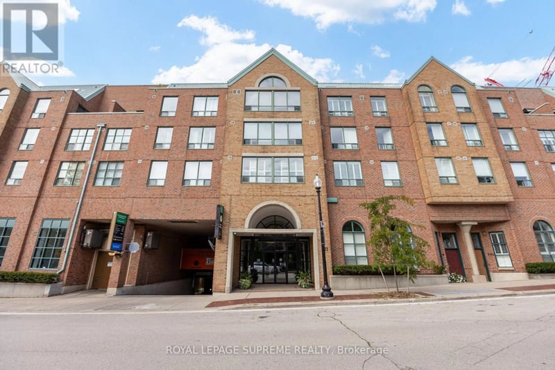 #204 221 Robinson Street East, Oakville (OO Old Oakville), Ontario, L6J7N9, Oakville (OO Old Oakville), Ontario — photo 1 of 5