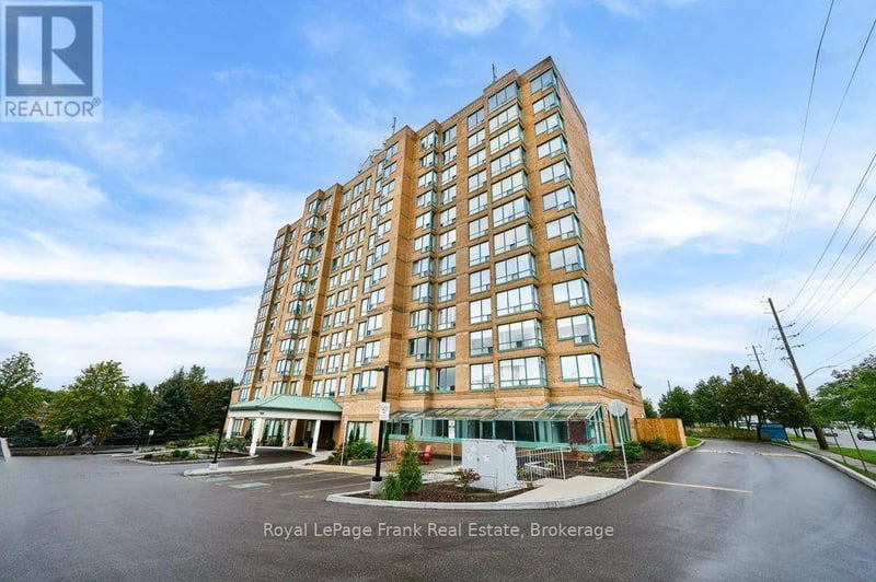 #806 711 Rossland Road East, Whitby (Pringle Creek), Ontario, L1N8Z1, Whitby (Pringle Creek), Ontario — photo 1 of 5