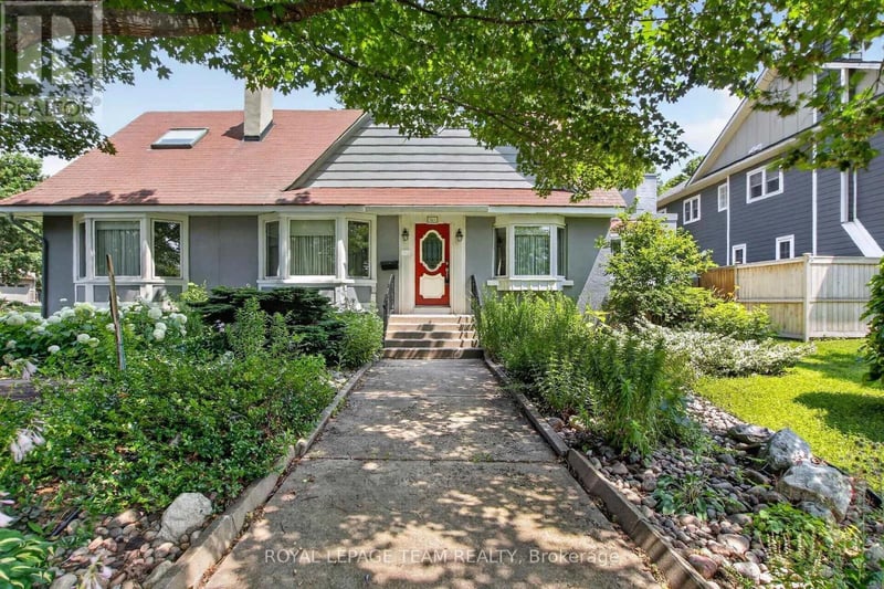 961 Kingsmere Avenue, Ottawa, Ontario, K2A3K3, Ottawa, Ontario — photo 1 of 5