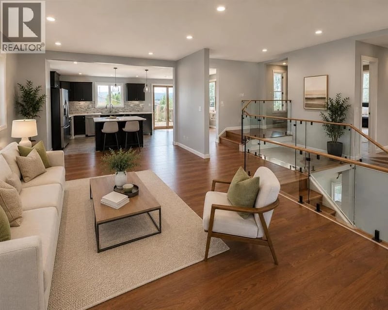 228 Castleridge Drive Northeast, Calgary, Alberta, T3J1X3, Calgary, Alberta — photo 1 of 5