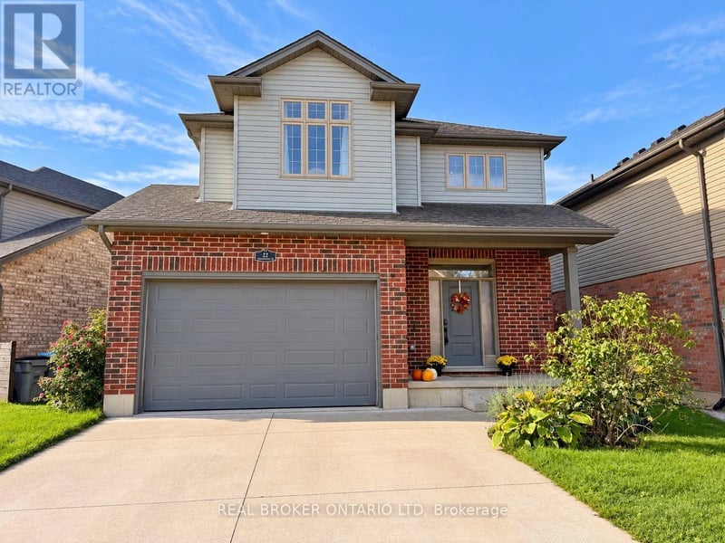 22 Queensway Drive, Strathroy-Caradoc (SE), Ontario, N7G4M3, Strathroy-Caradoc (SE), Ontario — photo 1 of 5