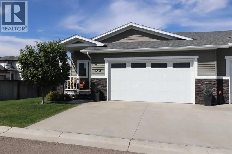 294 Northlander Bend West, Lethbridge, Alberta, T1J5T5, Lethbridge, Alberta — photo 1 of 5