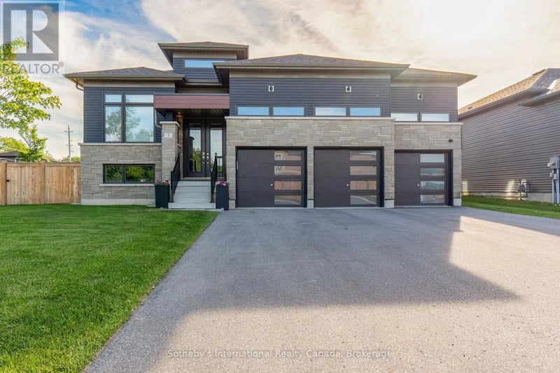 1 Chiara Drive, Wasaga Beach, Ontario, L9Z0L5, Wasaga Beach, Ontario — photo 1 of 5