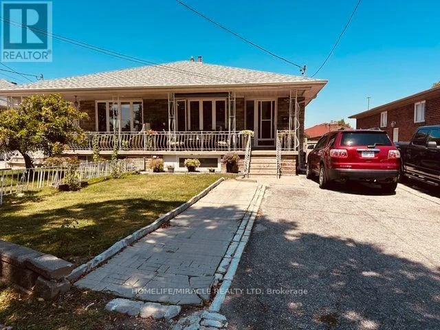 58 Telco Crescent, Toronto (Humberlea-Pelmo Park), Ontario, M9N3L4, Toronto (Humberlea-Pelmo Park), Ontario — photo 1 of 5
