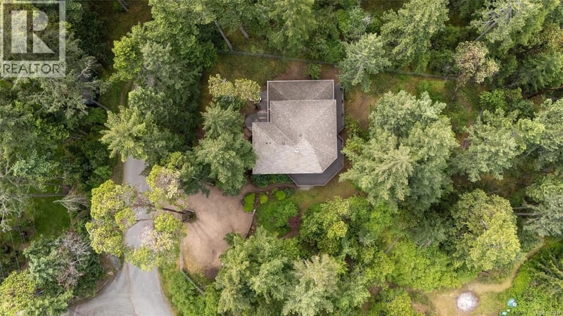 908 Little Mountain Road, Errington, British Columbia, V9P2C3, Errington, British Columbia — photo 1 of 5
