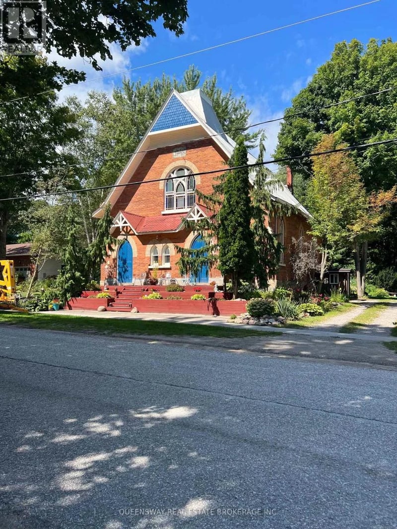 10 Mill Street West, Springwater (Hillsdale), Ontario, L0L1V0, Springwater (Hillsdale), Ontario — photo 1 of 5
