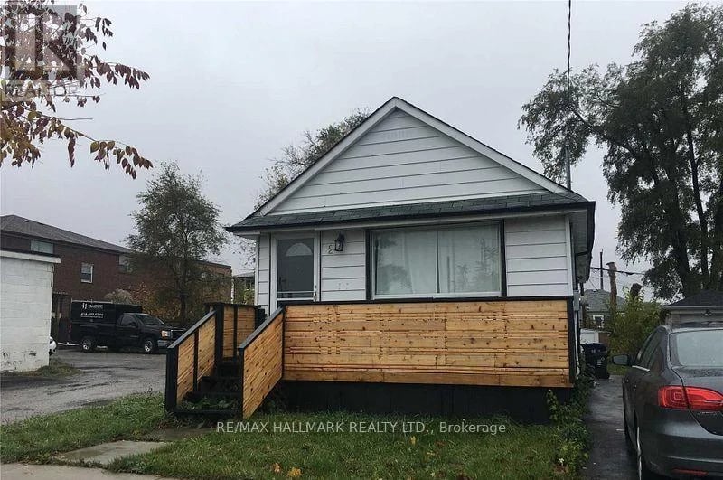 2 Marsh Road, Toronto (Clairlea-Birchmount), Ontario, M1K1Y7, Toronto (Clairlea-Birchmount), Ontario — photo 1 of 5