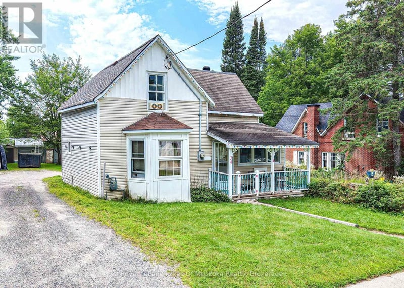 34 Young Street, Bracebridge, Ontario, P1L1G7, Bracebridge, Ontario — photo 1 of 5